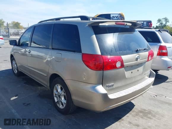 2006 Toyota Sienna XLE z VIN 5TDBA22C26S071263, wystawiony jako IAAI lot #43251454 z przebiegiem 211 032 mil mil oraz . Historia ofert i sprzedaży dostępna na DreamBid. Obrazek 3.