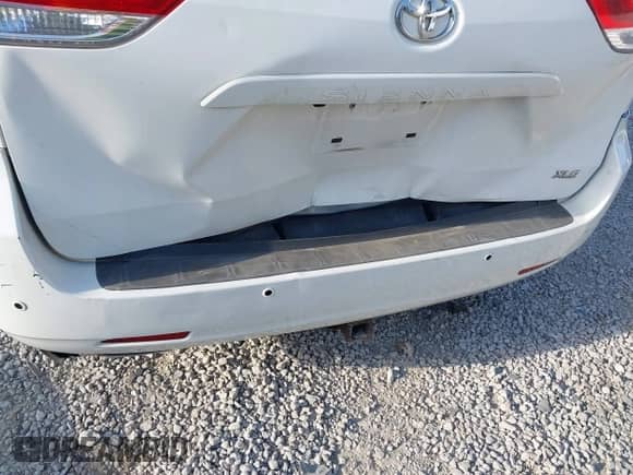 2011 Toyota Sienna XLE AAS with VIN 5TDYK3DC4BS030573, listed as a IAAI auction lot 43196976 with 290,800 mi miles and . Bid and sale history available at DreamBid. Image 6.