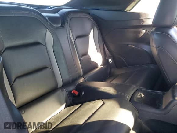 2018 Chevrolet Camaro 2SS z VIN 1G1FH3D73J0162310, wystawiony jako Copart lot #83900234 z przebiegiem 64 523 mil mil oraz Szkoda całkowita • Salvage title. Historia ofert i sprzedaży dostępna na DreamBid. Obrazek 10.