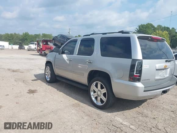 2012 Chevrolet Tahoe LT с VIN 1GNSKBE03CR124911, выставлен на аукционе IAAI как лот 40066894 с пробегом 151 551 миль миль и . История ставок и продаж доступна на DreamBid. Изображение 3.
