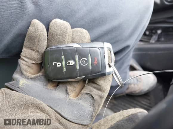 2019 Ram 1500 Rebel z VIN 1C6SRFLT9KN648795, wystawiony jako IAAI lot #38853577 z przebiegiem 75 292 mil mil oraz . Historia ofert i sprzedaży dostępna na DreamBid. Obrazek 11.