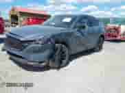 2025 Mazda CX-5 S Carbon Edition z VIN JM3KFBCM9S0704712, wystawiony jako IAAI lot #43104311 z przebiegiem 3 mil mil oraz . Historia ofert i sprzedaży dostępna na DreamBid. Obrazek 20.