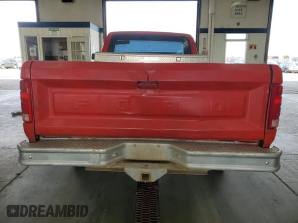 1983 Ford F-150 z VIN 1FTEF14Y3DRA22327, wystawiony jako Copart lot #72046365 z przebiegiem 53 476 mil mil oraz Szkoda całkowita • Salvage title. Historia ofert i sprzedaży dostępna na DreamBid. Obrazek 6.