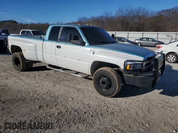 2000 Dodge 3500 z VIN 1B7MC3363YJ158655, wystawiony jako Copart lot #46531695 z przebiegiem Nie podano mil oraz Szkoda całkowita • Salvage title. Historia ofert i sprzedaży dostępna na DreamBid. Obrazek 4.