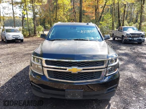2015 Chevrolet Tahoe LT z VIN 1GNSKBKC8FR547518, wystawiony jako IAAI lot #43544283 z przebiegiem 295 964 mil mil oraz . Historia ofert i sprzedaży dostępna na DreamBid. Obrazek 12.