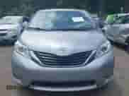 2013 Toyota Sienna LE z VIN 5TDJK3DC9DS054310, wystawiony jako IAAI lot #42668103 z przebiegiem 209 712 mil mil oraz . Historia ofert i sprzedaży dostępna na DreamBid. Obrazek 12.