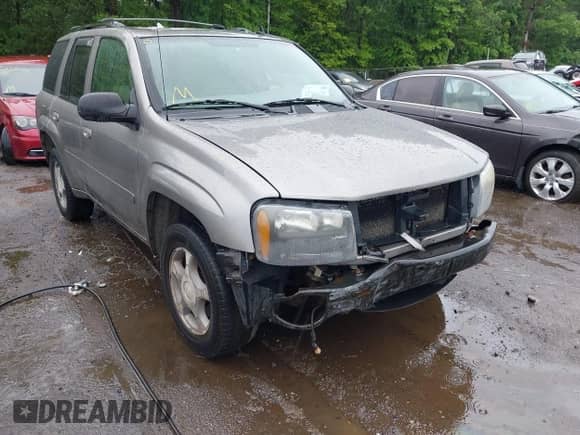 2006 Chevrolet TrailBlazer LS с VIN 1GNDT13S562225885, выставлен на аукционе IAAI как лот 42248419 с пробегом 145 292 миль миль и . История ставок и продаж доступна на DreamBid. Изображение 6.