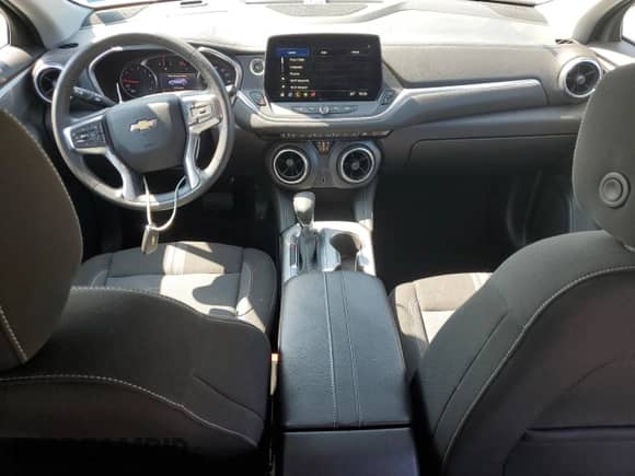 2023 Chevrolet Blazer LT z VIN 3GNKBHR41PS103039, wystawiony jako Copart lot #67636845 z przebiegiem 38 848 mil mil oraz Szkoda całkowita • Salvage title. Historia ofert i sprzedaży dostępna na DreamBid. Obrazek 8.