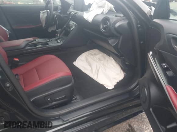 2025 Lexus IS 350 F Sport z VIN JTHBZ1B24S5084184, wystawiony jako IAAI lot #42222378 z przebiegiem 2 114 mil mil oraz . Historia ofert i sprzedaży dostępna na DreamBid. Obrazek 5.