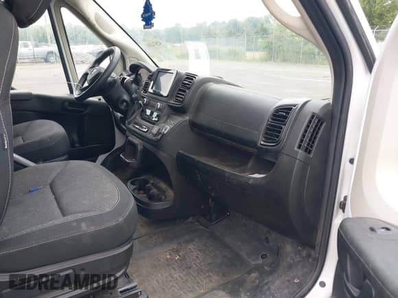 2022 Ram ProMaster Cargo с VIN 3C6MRVJG7NE127785, выставлен на аукционе IAAI как лот 42874104 с пробегом 61 958 миль миль и . История ставок и продаж доступна на DreamBid. Изображение 5.