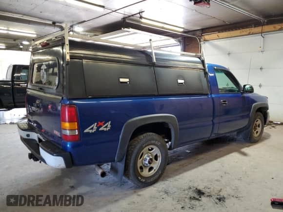 2003 GMC Sierra 1500 SLE z VIN 1GTEK14V33Z206988, wystawiony jako Copart lot #65412525 z przebiegiem 209 061 mil mil oraz Czysty tytuł • Clean title. Historia ofert i sprzedaży dostępna na DreamBid. Obrazek 3.