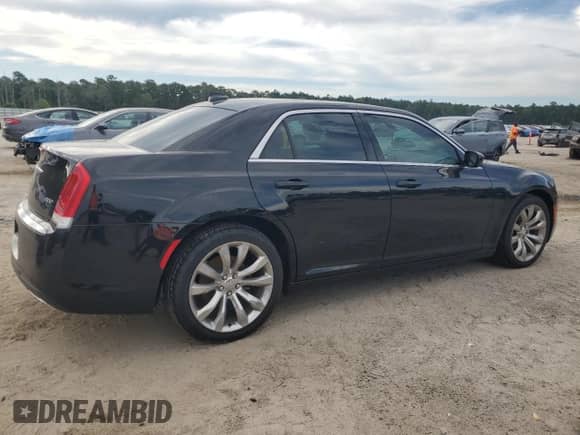 2019 Chrysler 300 Touring L with VIN 2C3CCAAG8KH569042, listed as a Copart auction lot 68284975 with Not provided miles and Salvage title. Bid and sale history available at DreamBid. Image 3.