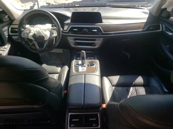 2018 BMW 7 Series ALPINA B7 xDrive с VIN WBA7F2C56JB238700, выставлен на аукционе Copart как лот 50377535 с пробегом Не указан миль и Списание • Salvage title. История ставок и продаж доступна на DreamBid. Изображение 8.