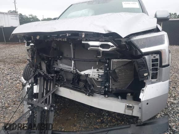 2024 Toyota Tundra Limited z VIN 5TFJA5DB2RX216804, wystawiony jako IAAI lot #42913960 z przebiegiem 13 394 mil mil oraz . Historia ofert i sprzedaży dostępna na DreamBid. Obrazek 6.