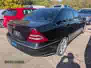 2007 Mercedes-Benz C 230 Sport z VIN WDBRF52H67A936519, wystawiony jako IAAI lot #43526471 z przebiegiem 103 863 mil mil oraz . Historia ofert i sprzedaży dostępna na DreamBid. Obrazek 4.