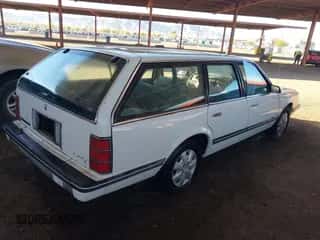 1989 Chevrolet Celebrity с VIN 1G1AW81W1K6142189, выставлен на аукционе IAAI как лот 41816143 с пробегом 141 081 миль миль и . История ставок и продаж доступна на DreamBid. Изображение 4.