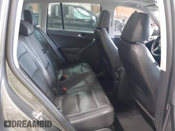 2012 Volkswagen Tiguan S с VIN WVGBV7AXXCW000681, выставлен на аукционе IAAI как лот 43499876 с пробегом 182 948 миль миль и . История ставок и продаж доступна на DreamBid. Изображение 8.