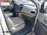 2014 Toyota Sienna Limited с VIN 5TDDK3DC0ES091826, выставлен на аукционе IAAI как лот 42112113 с пробегом 200 255 миль миль и . История ставок и продаж доступна на DreamBid. Изображение 5.