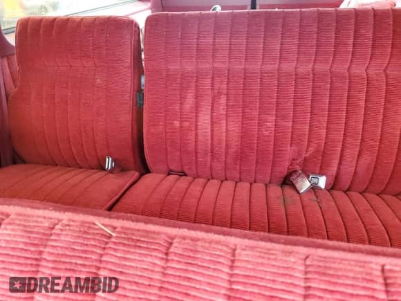 1990 Chevrolet Suburban с VIN 1GNER16K4LF118555, выставлен на аукционе Copart как лот 58189665 с пробегом 77 432 миль миль и Чистый • Clean title. История ставок и продаж доступна на DreamBid. Изображение 10.