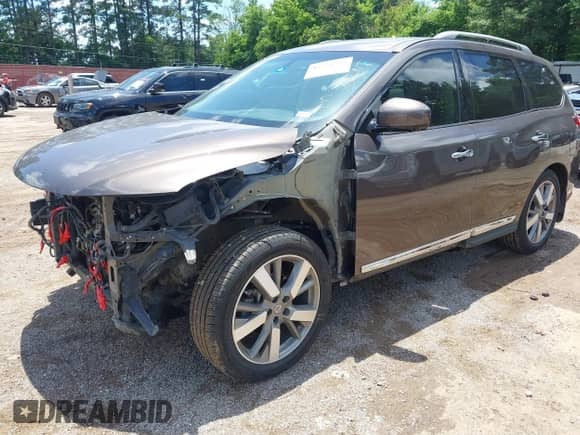 2015 Nissan Pathfinder SL z VIN 5N1AR2MM1FC613038, wystawiony jako IAAI lot #42351295 z przebiegiem 131 004 mil mil oraz . Historia ofert i sprzedaży dostępna na DreamBid. Obrazek 18.