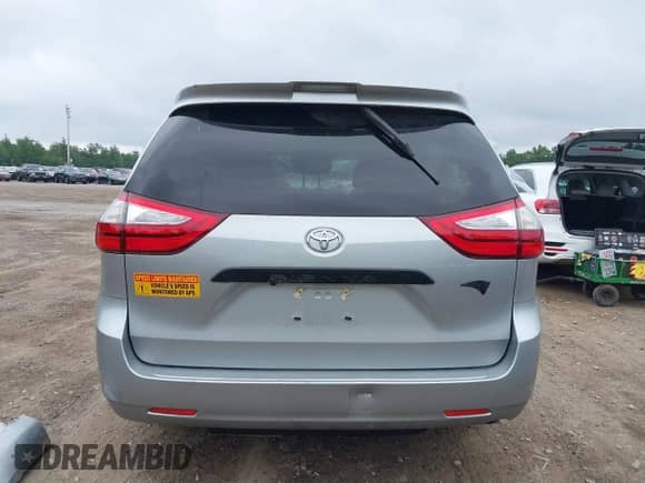 2019 Toyota Sienna L с VIN 5TDZZ3DC0KS990523, выставлен на аукционе IAAI как лот 42636017 с пробегом 74 812 миль миль и . История ставок и продаж доступна на DreamBid. Изображение 17.