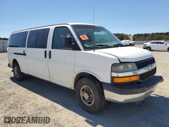 2008 Chevrolet Express Passenger с VIN 1GAHG39K581159910, выставлен на аукционе Copart как лот 69902225 с пробегом 159 281 миль миль и На запчасти • Non repairable. История ставок и продаж доступна на DreamBid. Изображение 4.
