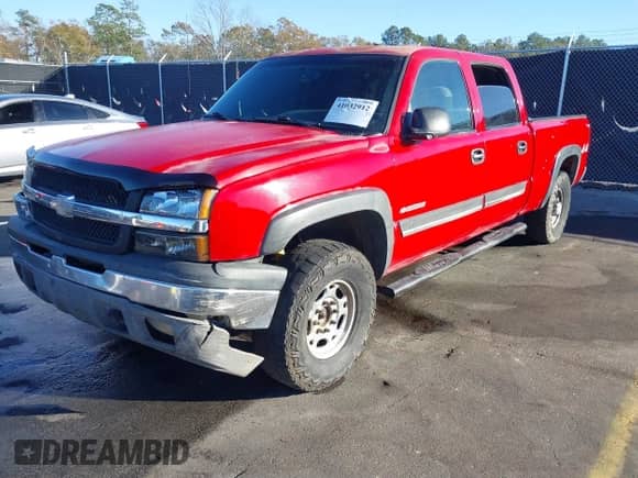 2003 Chevrolet Silverado 1500HD LS z VIN 1GCGK13U93F215987, wystawiony jako IAAI lot #41032912 z przebiegiem 304 110 mil mil oraz . Historia ofert i sprzedaży dostępna na DreamBid. Obrazek 2.