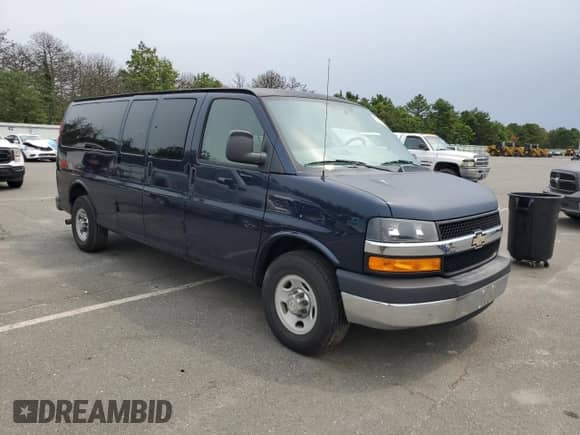 2013 Chevrolet Express Passenger LT с VIN 1GAZG1FAXD1157875, выставлен на аукционе Copart как лот 66847615 с пробегом 21 966 миль миль и Списание • Salvage title. История ставок и продаж доступна на DreamBid. Изображение 4.