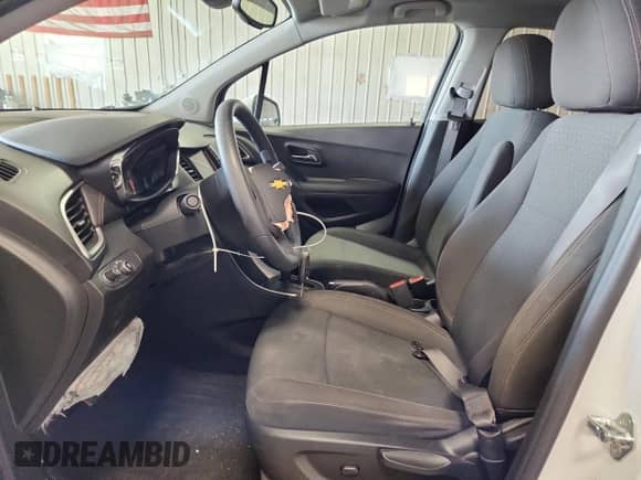 2020 Chevrolet Trax LS с VIN KL7CJKSB6LB329408, выставлен на аукционе Copart как лот 71418535 с пробегом 111 251 миль миль и На запчасти • Non repairable. История ставок и продаж доступна на DreamBid. Изображение 7.
