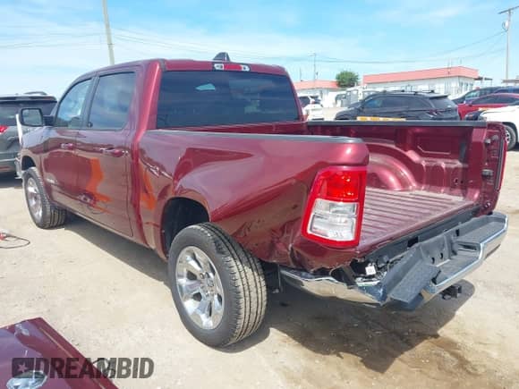 2022 Ram 1500 Big Horn z VIN 1C6RRFFG7NN339411, wystawiony jako IAAI lot #43089139 z przebiegiem 51 918 mil mil oraz . Historia ofert i sprzedaży dostępna na DreamBid. Obrazek 3.