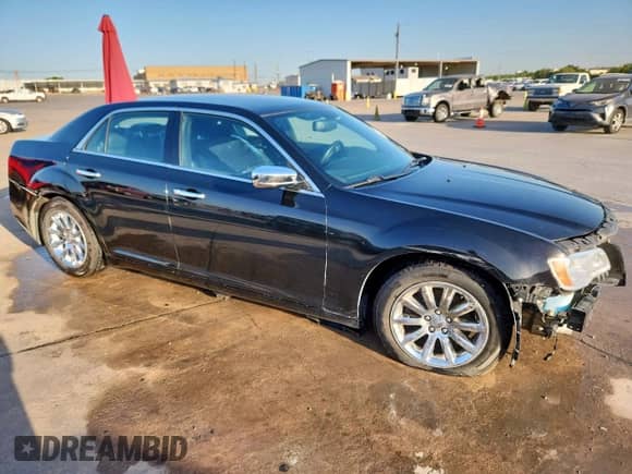 2014 Chrysler 300 C с VIN 2C3CCAEG6EH275797, выставлен на аукционе Copart как лот 65216655 с пробегом 87 728 миль миль и Списание • Salvage title. История ставок и продаж доступна на DreamBid. Изображение 4.