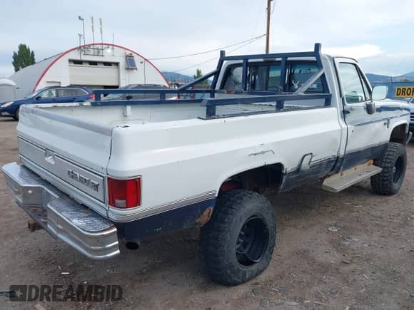 1984 Chevrolet Suburban с VIN 1G8EK16L2EF146812, выставлен на аукционе IAAI как лот 40344407 с пробегом 253 940 миль миль и . История ставок и продаж доступна на DreamBid. Изображение 4.