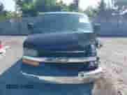 2005 Chevrolet Express Passenger z VIN 1GNFG15T751169844, wystawiony jako IAAI lot #42393893 z przebiegiem 226 673 mil mil oraz . Historia ofert i sprzedaży dostępna na DreamBid. Obrazek 12.