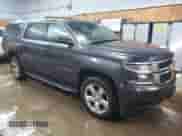 2015 Chevrolet Suburban LT z VIN 1GNSKJKC3FR736054, wystawiony jako Copart lot #81286515 z przebiegiem 120 440 mil mil oraz Czysty tytuł • Clean title. Historia ofert i sprzedaży dostępna na DreamBid. Obrazek 4.