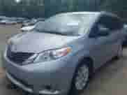 2013 Toyota Sienna LE z VIN 5TDJK3DC9DS054310, wystawiony jako IAAI lot #42668103 z przebiegiem 209 712 mil mil oraz . Historia ofert i sprzedaży dostępna na DreamBid. Obrazek 17.