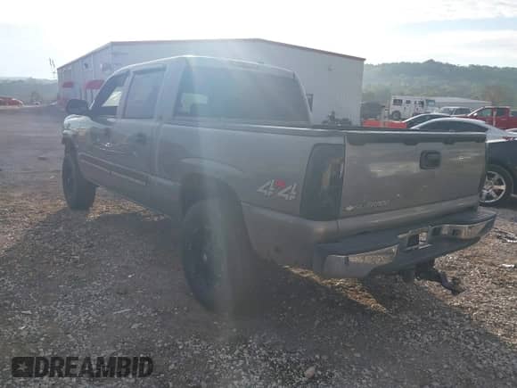 2006 Chevrolet Silverado 1500 LT3 с VIN 2GCEK13N661175766, выставлен на аукционе IAAI как лот 43435293 с пробегом 239 465 миль миль и . История ставок и продаж доступна на DreamBid. Изображение 3.