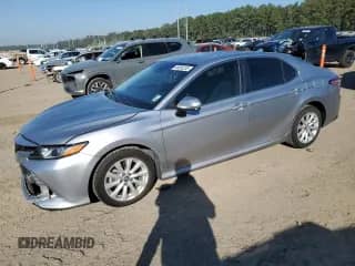 2019 Toyota Camry SE z VIN 4T1B11HK6KU679524, wystawiony jako Copart lot #86893235 z przebiegiem 120 033 mil mil oraz Szkoda całkowita • Salvage title. Historia ofert i sprzedaży dostępna na DreamBid. Obrazek 1.