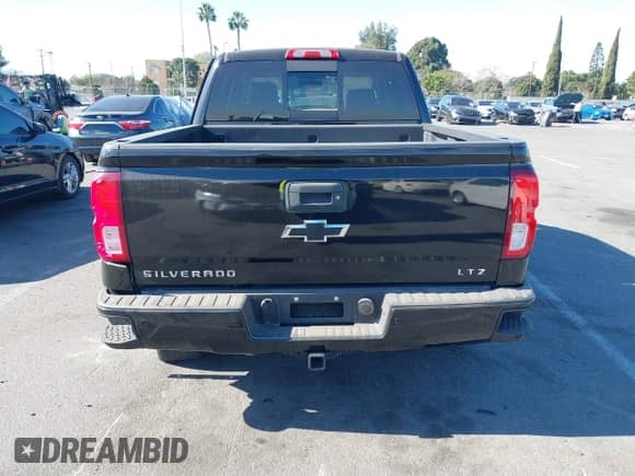 2017 Chevrolet Silverado 1500 LTZ z VIN 3GCUKSEC2HG276942, wystawiony jako IAAI lot #41360042 z przebiegiem 89 751 mil mil oraz . Historia ofert i sprzedaży dostępna na DreamBid. Obrazek 16.