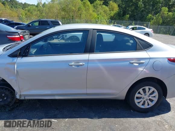 2020 Hyundai Accent SE с VIN 3KPC24A64LE123250, выставлен на аукционе IAAI как лот 43312786 с пробегом 170 121 миль миль и . История ставок и продаж доступна на DreamBid. Изображение 15.