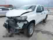 2023 Chevrolet Colorado 2WD Work Truck с VIN 1GCGSBEC6P1194416, выставлен на аукционе IAAI как лот 42018738 с пробегом 17 939 миль миль и . История ставок и продаж доступна на DreamBid. Изображение 19.