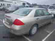 2007 Honda Accord VP с VIN JHMCM56157C010867, выставлен на аукционе IAAI как лот 42962776 с пробегом 195 413 миль миль и . История ставок и продаж доступна на DreamBid. Изображение 4.