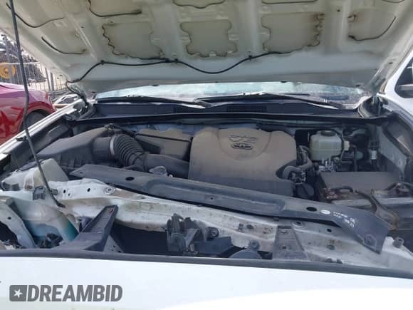 2019 Toyota Tacoma SR with VIN 5TFCZ5AN3KX170728, listed as a IAAI auction lot 42915850 with 121,787 mi miles and . Bid and sale history available at DreamBid. Image 10.