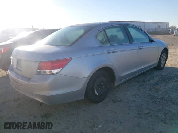 2010 Honda Accord LX с VIN 1HGCP2F33AA084933, выставлен на аукционе IAAI как лот 43498396 с пробегом 188 988 миль миль и . История ставок и продаж доступна на DreamBid. Изображение 4.