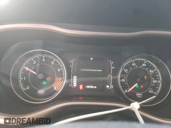 2014 Jeep Cherokee Latitude с VIN 1C4PJMCS5EW260950, выставлен на аукционе Copart как лот 81038435 с пробегом 136 795 миль миль и Чистый • Clean title. История ставок и продаж доступна на DreamBid. Изображение 9.