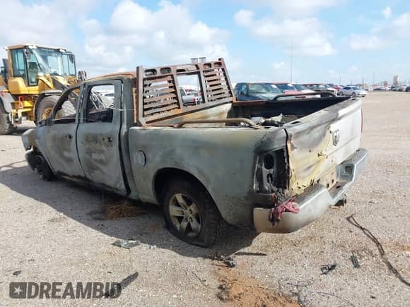 2015 Ram 1500 Tradesman z VIN 1C6RR6KM2FS578041, wystawiony jako IAAI lot #43070071 z przebiegiem Nie podano mil oraz . Historia ofert i sprzedaży dostępna na DreamBid. Obrazek 3.