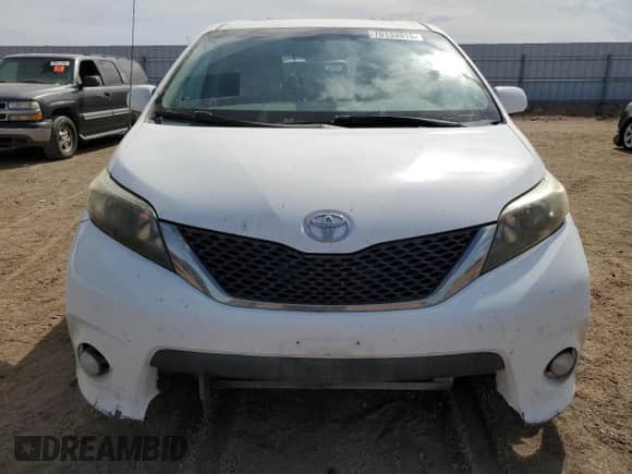 2013 Toyota Sienna SE with VIN 5TDXK3DC6DS364313, listed as a Copart auction lot 70133915 with 209,148 mi miles and Salvage title. Bid and sale history available at DreamBid. Image 5.
