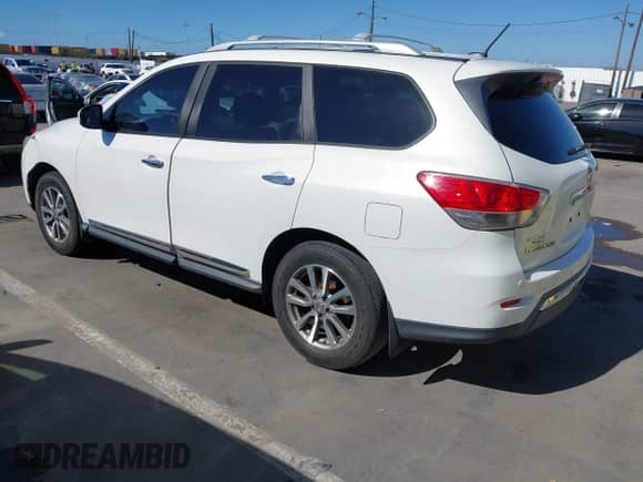 2013 Nissan Pathfinder SV with VIN 5N1AR2MN8DC605797, listed as a IAAI auction lot 43526853 with 194,713 mi miles and . Bid and sale history available at DreamBid. Image 3.