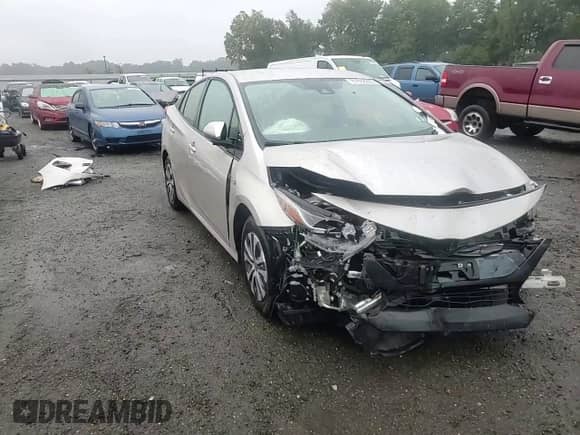 2021 Toyota Prius LE with VIN JTDKAMFP4M3171971, listed as a Copart auction lot 81032285 with 47,413 mi miles and Salvage title. Bid and sale history available at DreamBid. Image 14.