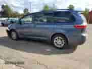 2015 Toyota Sienna XLE Premium z VIN 5TDYK3DC2FS675826, wystawiony jako Copart lot #81757665 z przebiegiem 162 923 mil mil oraz Szkoda całkowita • Salvage title. Historia ofert i sprzedaży dostępna na DreamBid. Obrazek 2.