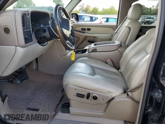 2003 Chevrolet Suburban with VIN 1GNFK16T83J218673, listed as a Copart auction lot 70991614 with 146,490 mi miles and Salvage title. Bid and sale history available at DreamBid. Image 7.